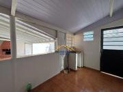 Casa com 3 quartos para alugar, contendo 180 m² de área...