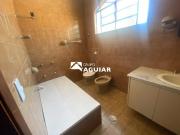 Casa com 3 quartos para alugar em Valinhos