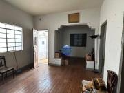 Casa com 3 quartos para alugar no bairro Centro, 200m²