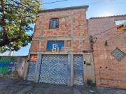 Casa com 3 quartos para alugar no bairro Milionários, 50m²
