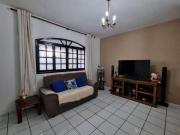 Casa com 3 Quartos para Venda, 205m², por R$ 650.000,00,...