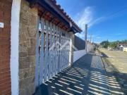 Casa com 3 quartos sendo 1 suíte com edícula em Peruíbe