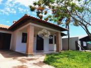 Casa com 3 quartos sendo 1 suíte, com garagem fechada,...