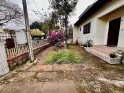 Casa com 3 quartos sendo 1 suíte mais 2 banheiros, com...