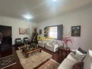 CASA COM 3 QUARTOS SENDO 1 SUÍTE, NO BAIRRO MANGABEIRAS