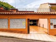 Casa com 3 Quartos, sendo 2 Suítes à venda, 225 m² por...