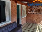 CASA COM 3 QUARTOS SENDO 2 SUÍTES E EDÍCULA