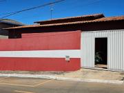 CASA COM 3 QUARTOS SENDO UM SUÍTE RUA 08