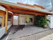 Casa com 3 quartos, suíte e 2 vagas à venda, por R$...