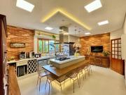 Casa com 3 quartos / suítes à venda, 321 m² Condomínio...