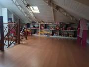 Sobrado Ã venda, 3 suÃtes, sÃ³tÃ£o e piscina, CondomÃnio...