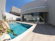 Casa com 3 suítes e piscina á no Condomínio Del Fiore