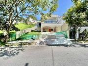 Casa com 3 Suítes à venda, 230 m² por R$ 1.635.000...