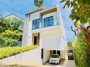 Casa com 3 Suítes à venda, 300 m² por R$ 1.750.000...