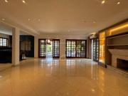 Casa Reformada 3 dormitórios à venda, 376 m² por R$...