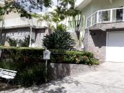 Casa com 3 dormitórios à venda, 490 m² por R$...