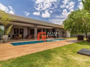 Casa com 3 suítes, alto padrão, lote 650m² por R$...