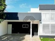 Casa com 3 suítes, área gourmet e piscina aquecida à...