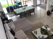 Casa com 3 Suítes, master com closet e varanda Lago da...