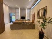 Casa com 3 quartos à venda, 240 m² por R$ 2.300.000...