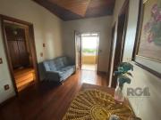 Casa com 4 dormitÃ³rios no bairro nonoai