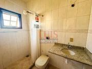 Casa com 4 dormitórios para alugar, 163 m² por R$...