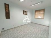 Casa com 4 dormitÃ³rios para alugar, 250 mÂ² por R$...