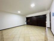 Casa com 4 dormitÃ³rios para alugar, 259 mÂ² por R$...