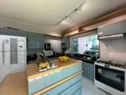 Casa com 4 dormitÃ³rios para alugar, 305 mÂ² por R$...