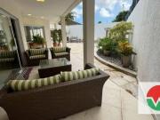 Casa com 4 dormitÃ³rios para alugar, 377 mÂ² por R$...