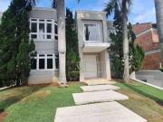 Casa com 4 dormitÃ³rios para alugar, 535 mÂ² por R$...