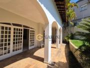 Casa com 4 dormitórios, piscina e quintal para alugar...