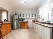 Casa com 4 dormitórios à venda, 220 m² por R$...