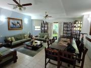 Casa com 4 dormitórios à venda, 248 m² por R$ 650.000,00...