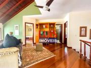 Casa com 4 dormitórios à venda, 300 m² por R$...