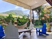 Casa com 4 dormitórios à venda, 300 m² por R$...