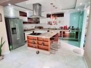 Casa com 4 dormitÃ³rios Ã venda, 320 mÂ² por R$...