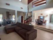 Casa com 4 dormitórios,2 suítes à venda, 438 m² por R$...