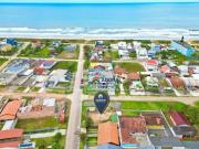 Casa com 4 dormitórios à venda, 120 m² por R$...