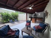 Casa com 4 dormitórios à venda, 126 m² por R$...