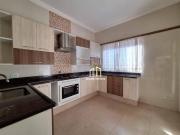 Casa com 4 dormitórios à venda, 130 m² por R$...