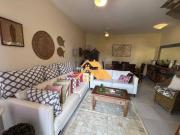 Casa com 4 dormitórios à venda, 130 m² por R$...