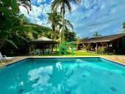 Casa com 4 dormitórios à venda, 141 m² por R$...