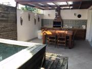 Casa com 4 dormitórios à venda, 150 m² por R$...