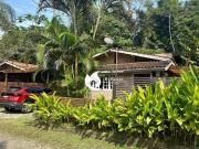 Casa com 4 dormitórios à venda, 160 m² por R$...