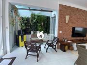 Casa com 4 dormitórios à venda, 160 m² por R$...