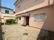 Casa com 4 dormitórios à venda, 161 m² por R$...