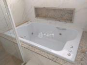 Casa com 4 dormitórios à venda, 168 m² por R$...