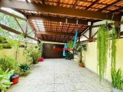 Casa com 4 dormitórios à venda, 168 m² por R$...