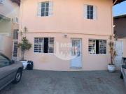 Casa com 4 dormitórios à venda, 170 m² por R$...